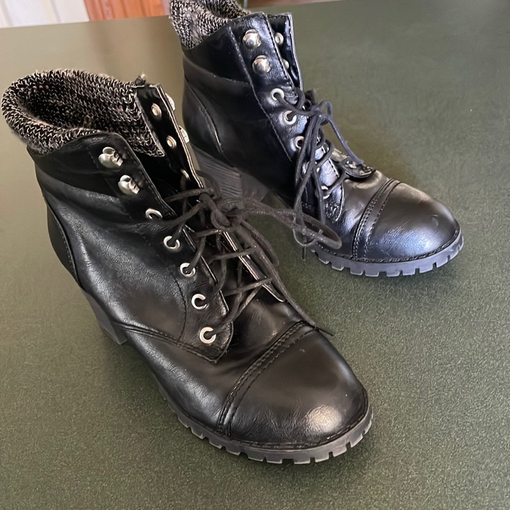 Bamboo black boots, size 71/2, like new
